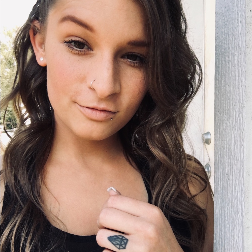 Meet your Posher, Stefanie